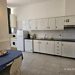 Blife Montya Private Rooms